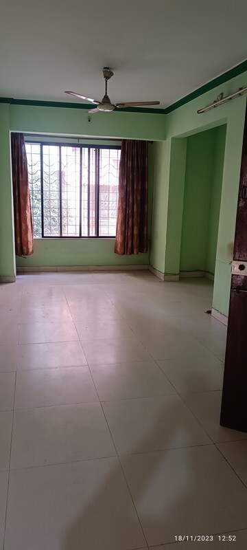 Room in 2 BHK Apartment at Nerul – for Sale