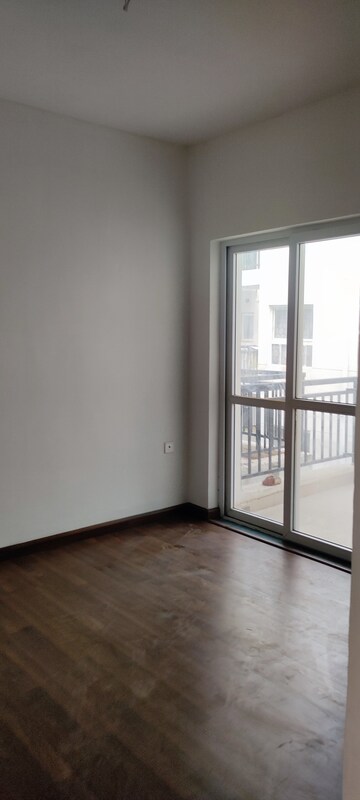 Room in 3 BHK Builder Floor at BPTP Parkland, Sector 75 – for Sale