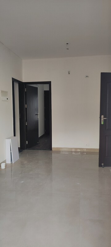 Room in 3 BHK Builder Floor at BPTP Parkland, Sector 75 – for Sale