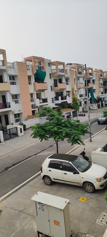 Master Bedroom in 3 BHK Builder Floor at BPTP Parkland, Sector 75 – for Sale