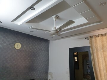 Building Lobby in 3 BHK Builder Floor at BPTP Parkland, Sector 75 – for Sale