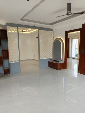 Room in 3 BHK Builder Floor at BPTP Parkland Pride, Sector 77 – for Sale