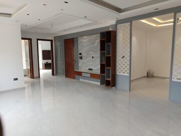 Room in 3 BHK Builder Floor at BPTP Parkland Pride, Sector 77 – for Sale