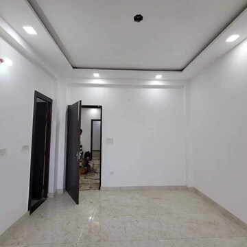 Room in 3 BHK Builder Floor at BPTP Parklands, Sector 76 – for Sale