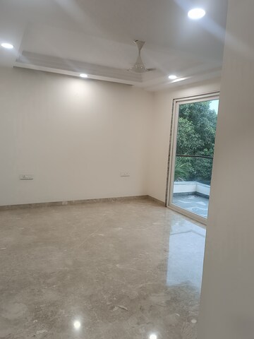 Room in 4 BHK Builder Floor at Chittaranjan Park – for Sale