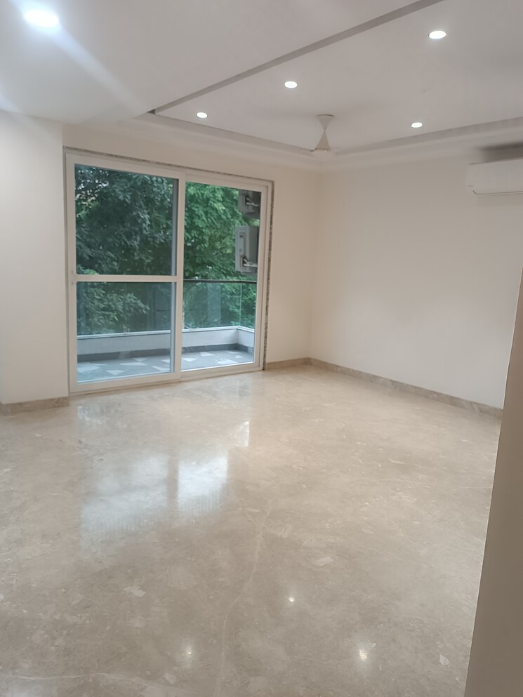 Room, chittaranjan park 4 Bedroom 2300 Sq.Ft. Builder Floor In Chittaranjan Park Delhi 7607139