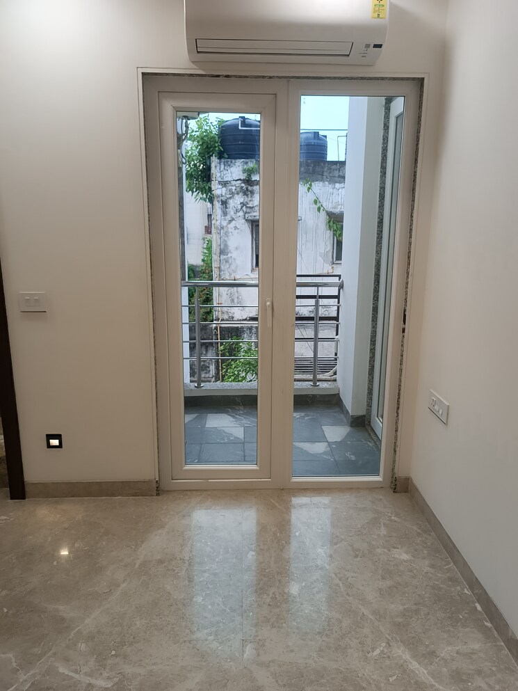 Room, chittaranjan park 4 Bedroom 2300 Sq.Ft. Builder Floor In Chittaranjan Park Delhi 7607139