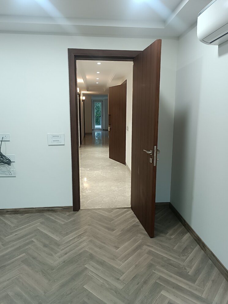 Room, chittaranjan park 4 Bedroom 2300 Sq.Ft. Builder Floor In Chittaranjan Park Delhi 7607139