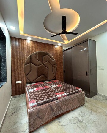 Bedroom in 3.5 BHK Builder Floor at Shastri Nagar – for Sale