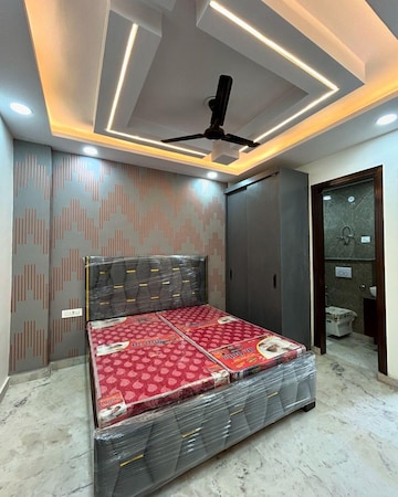 Bedroom in 3.5 BHK Builder Floor at Shastri Nagar – for Sale