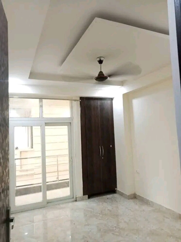 Room, pitampura 6 Bedroom 300 Sq.Yd. Independent House In Pitampura Delhi 7607419