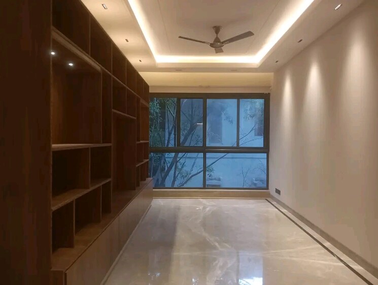 Room, pitampura 6 Bedroom 400 Sq.Yd. Independent House In Pitampura Delhi 7607420