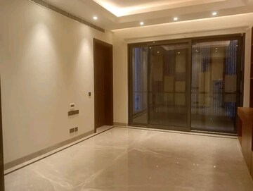 Room in 6 BHK Independent House at Pitampura – for Sale