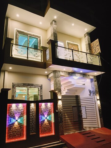 Bedroom in 3 BHK Villa at Jankipuram Extension – for Sale