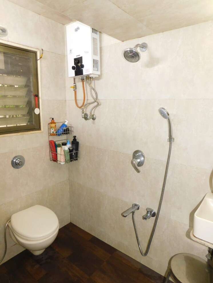 Bathroom, silver-palace-chs 2 Bedroom 822 Sq.Ft. Apartment In Andheri East Mumbai 7607599