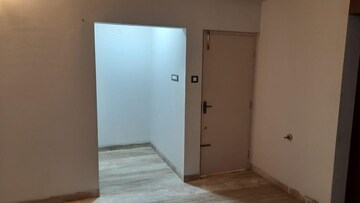 Room in 3 BHK Apartment at Indiranagar – for Rent