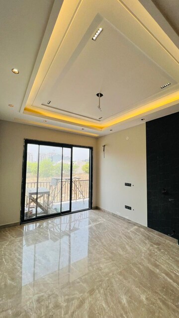 Room in 4 BHK Builder Floor at SS The Lilac, Sector 49 – for Sale
