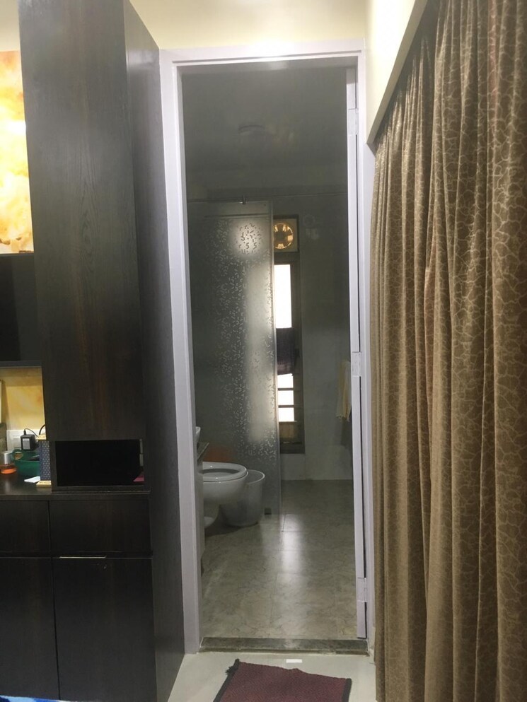Bathroom, sheth-vasant-oasis 2 Bedroom 670 Sq.Ft. Apartment In Andheri East Mumbai 7607799