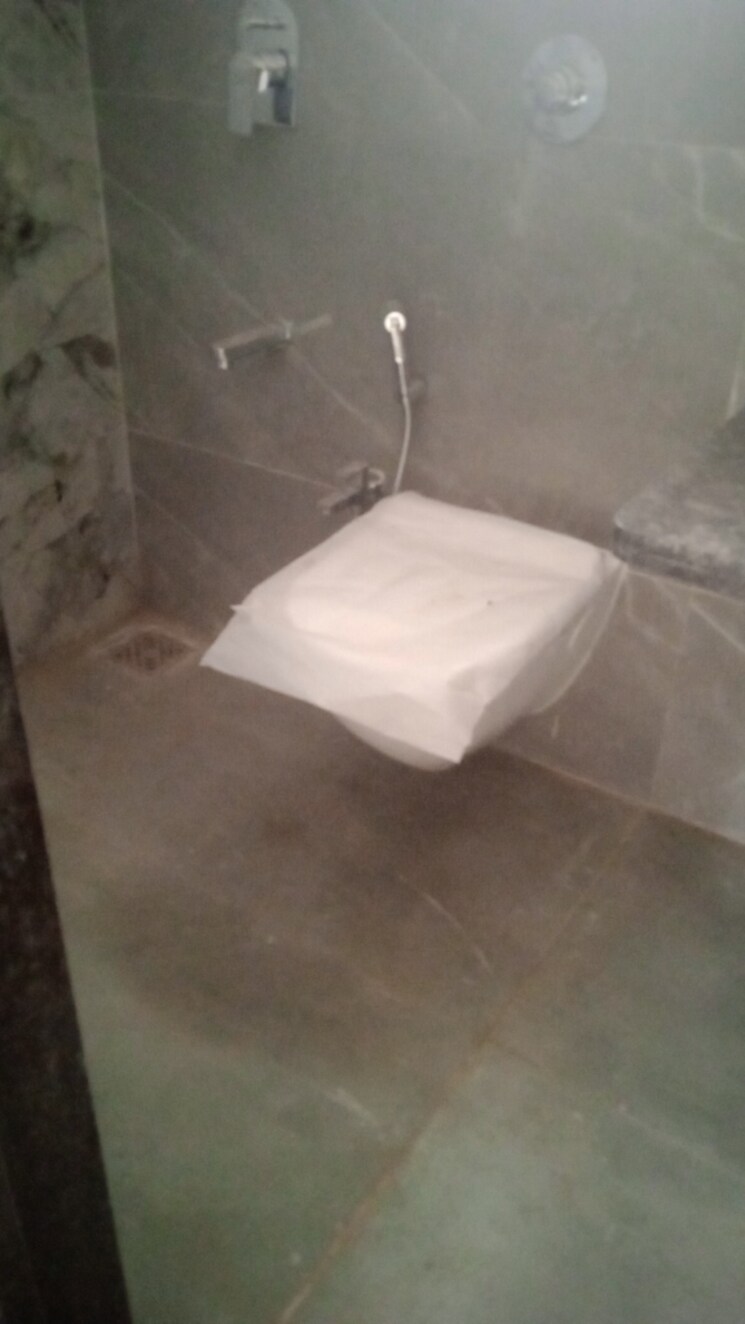 Attached Bathroom, om-sarvodaya-chs 2 Bedroom 800 Sq.Ft. Apartment In Vile Parle East Mumbai 7608093