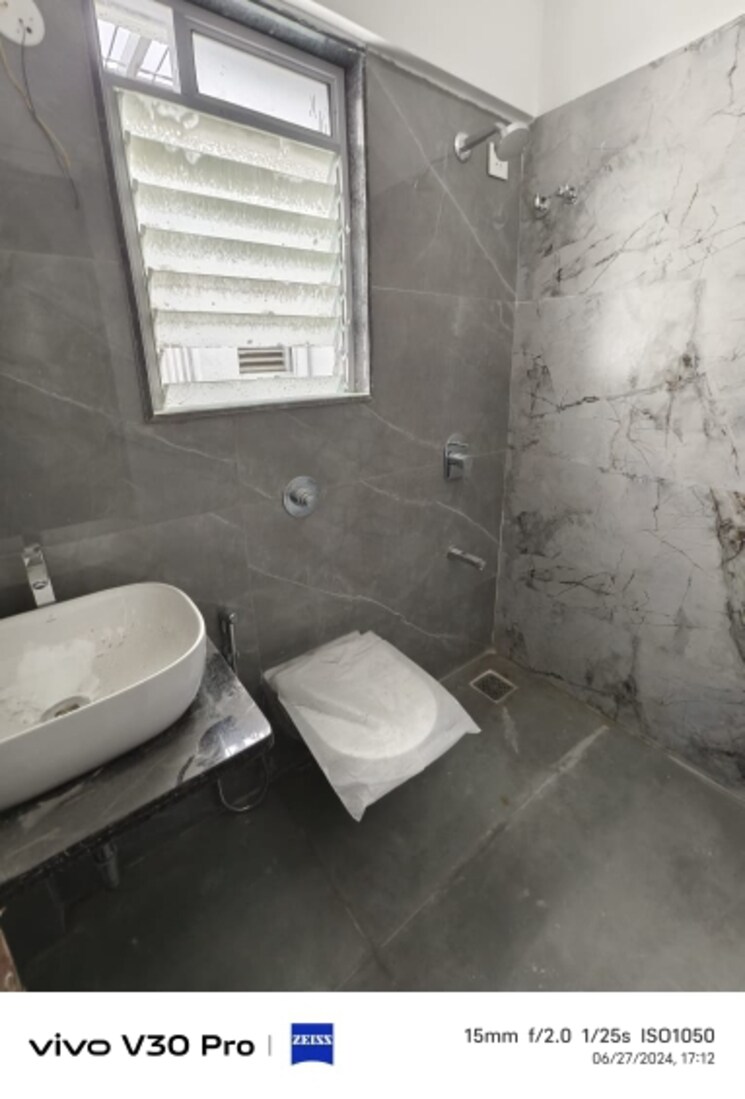 Bathroom, om-sarvodaya-chs 2 Bedroom 800 Sq.Ft. Apartment In Vile Parle East Mumbai 7608093