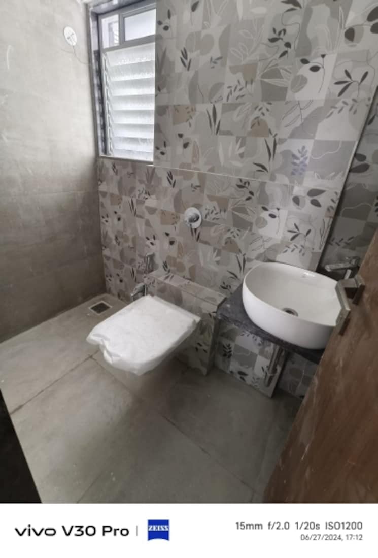 Bathroom, om-sarvodaya-chs 2 Bedroom 800 Sq.Ft. Apartment In Vile Parle East Mumbai 7608093