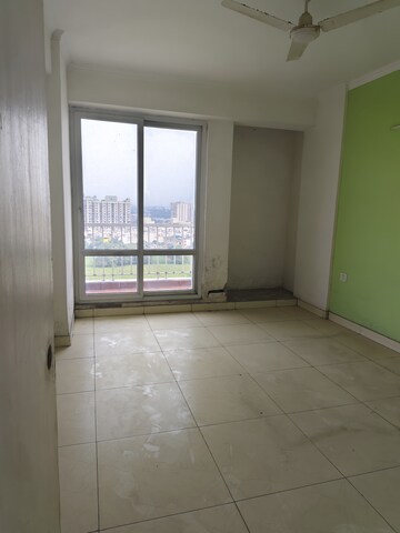 Room in 3 BHK Apartment at Value Meadows Vista, Raj Nagar Extension – for Sale