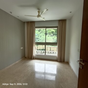 Room in 2.5 BHK Apartment at Hiranandani Castle Rock, Powai – for Rent