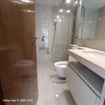 Attached Bathroom in 2.5 BHK Apartment at Hiranandani Castle Rock, Powai – for Rent