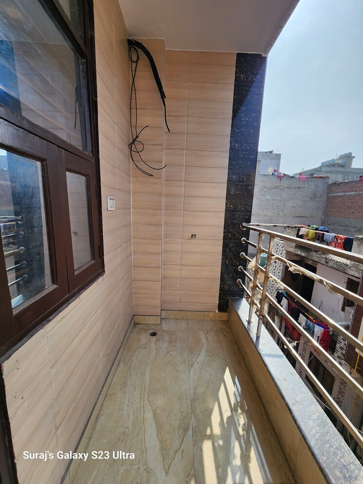 Balcony, uttam nagar 2 Bedroom 70 Sq.Yd. Builder Floor In Uttam Nagar Delhi 7608663