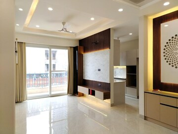 Room in 2.5 BHK Apartment at Smart World Gems, Sector 89 – for Sale