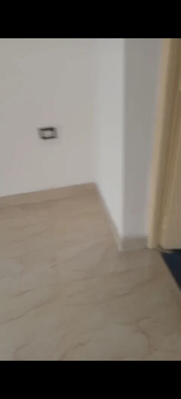 Room in 4 BHK Apartment at Spring Meadows, Tech Zone 4 Greater Noida – for Sale