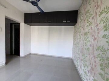 Room in 1 BHK Apartment at Piramal Vaikunth, Balkum Pada – for Sale