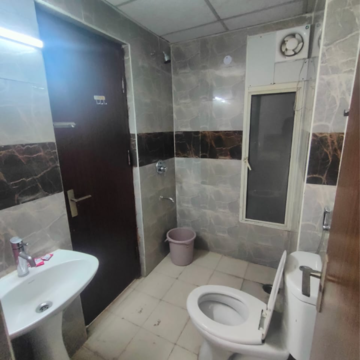Bathroom in 2.5 BHK Apartment at Migsun Wynn Boulevard, Eta Ii Greater Noida – for Sale