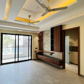 Room in 4 BHK Builder Floor at Uppal Southend, Sector 49 – for Sale