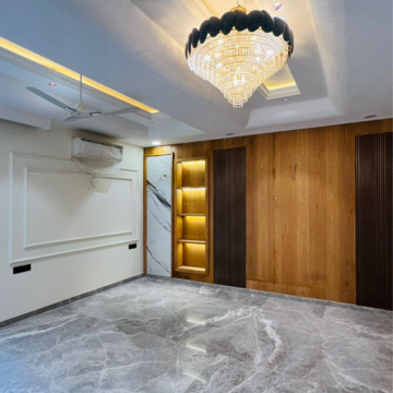 Room in 4 BHK Builder Floor at Uppal Southend, Sector 49 – for Sale
