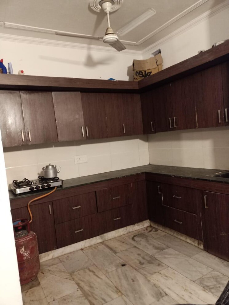 Kitchen, vasant vihar 6 Bedroom 3600 Sq.Ft. Independent House In Vasant Vihar Delhi 7609848