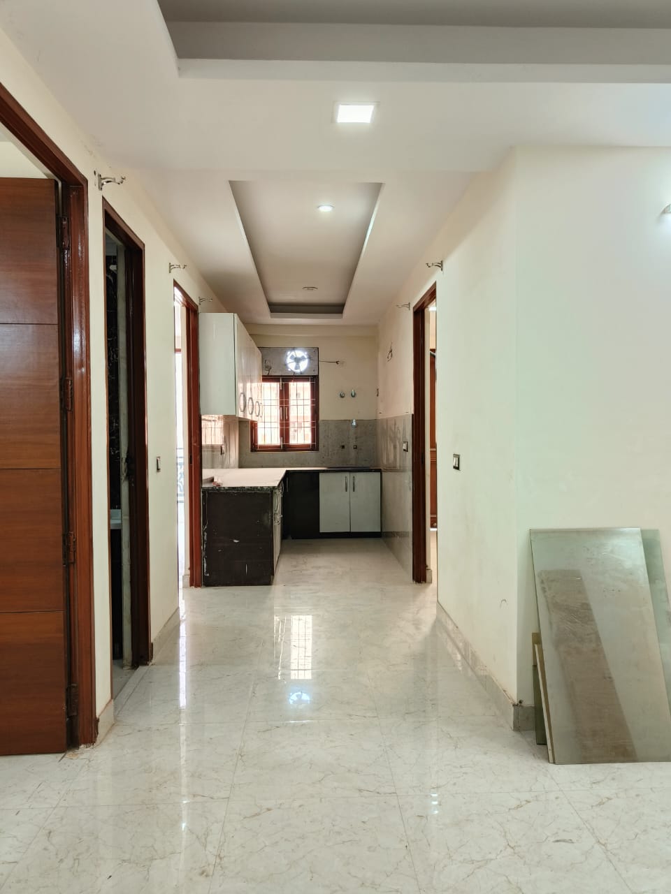 Rental 3 Bedroom 650 Sq.Yd. Apartment in Hargobind Enclave Chattarpur