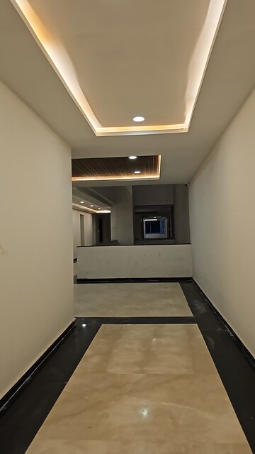 Room in 4 BHK Apartment at Jubilee Hills – for Sale