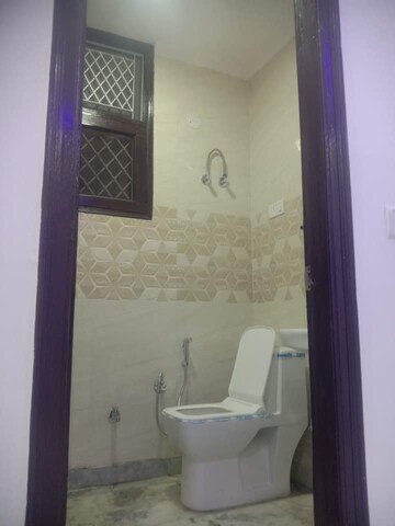 Bathroom in 3 BHK Builder Floor at Green Fields Colony – for Sale