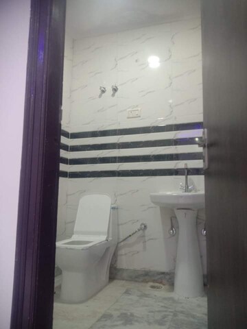Attached Bathroom in 3 BHK Builder Floor at Green Fields Colony – for Sale