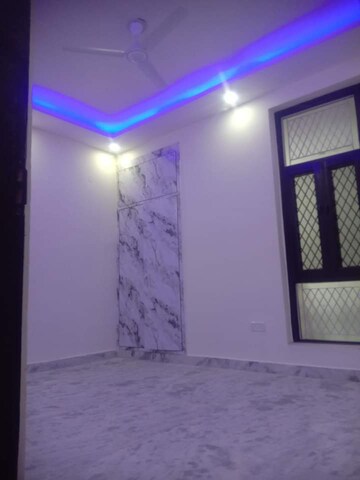 Room in 3 BHK Builder Floor at Green Fields Colony – for Sale