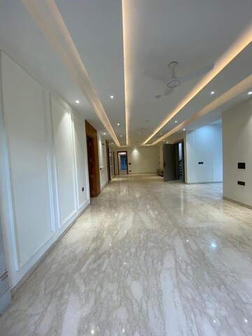 Room in 3 BHK Apartment at M3M Marina, Sector 68 – for Sale