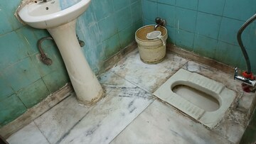 Bathroom in 1 BHK Builder Floor at Vaishali Sector 4 – for Sale