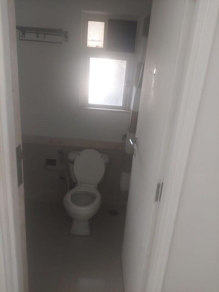 Bathroom, hiranandani-meadows 2 Bedroom 1250 Sq.Ft. Apartment In Manpada Thane 7610873