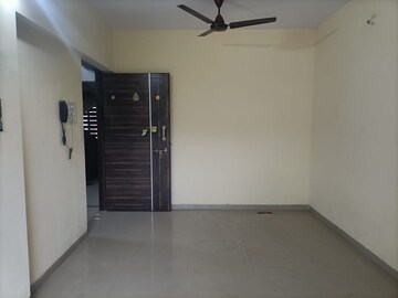 Room in 2 BHK Apartment at Piramal Vaikunth, Balkum Pada – for Sale
