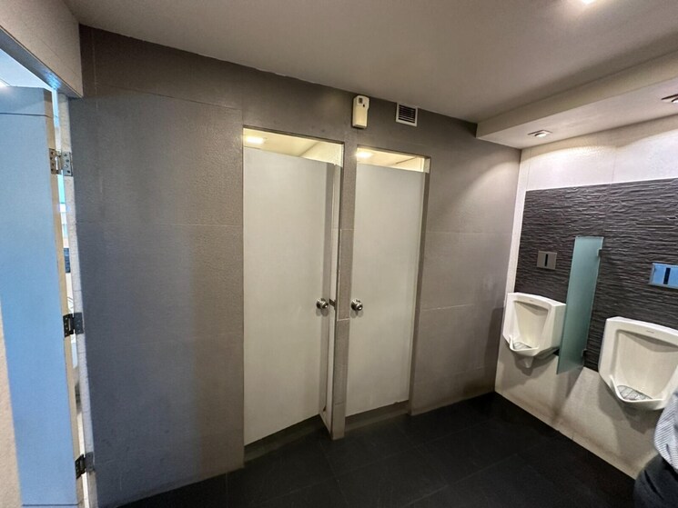 Room, sunshine-tower-dadar Commercial Office Space 5600 Sq.Ft. In Dadar West Mumbai 7611017