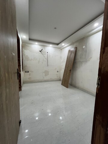 Room in 3 BHK Builder Floor at Chattarpur – for Sale