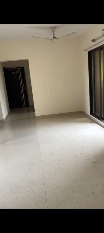 रेसिडेंशियल फ्लैट वर्ग फुट फॉर रेंट इन घोड़बंदर रोड थाने  7611439