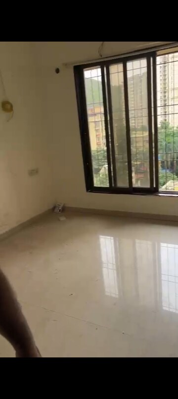 रेसिडेंशियल फ्लैट वर्ग फुट फॉर रेंट इन घोड़बंदर रोड थाने  7611439