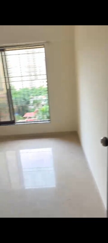 रेसिडेंशियल फ्लैट वर्ग फुट फॉर रेंट इन घोड़बंदर रोड थाने  7611439